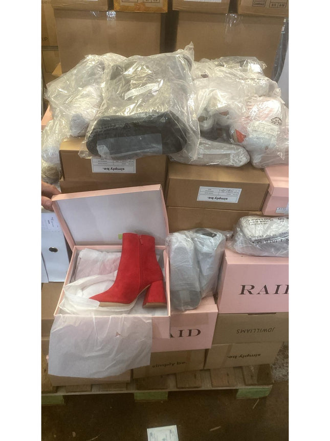 100x Pallet of Mixed Ladies Shoes *Mixed Styles*